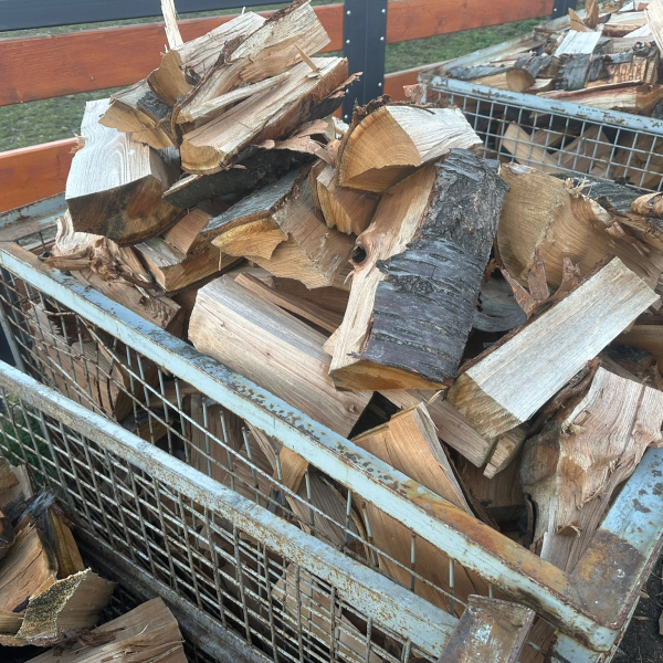 PRODEJ ŠTÍPANÉHO TŘEŠŇOVÉHO DŘEVA – POLÍNKA 33 CM – TVRDÉ PALIVOVÉ DŘEVO / DŘEVO NA UZENÍ 6,2PRMS